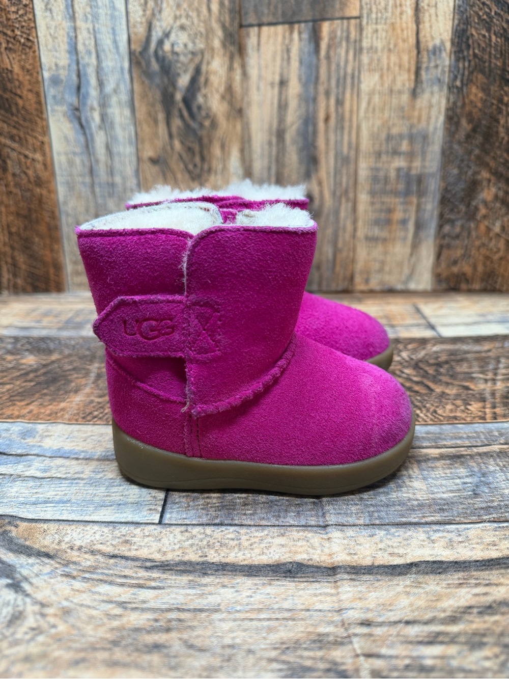 UGG Infant Keelan II Suede Boots in Vibrant Pink US Size 2/3 10960891
